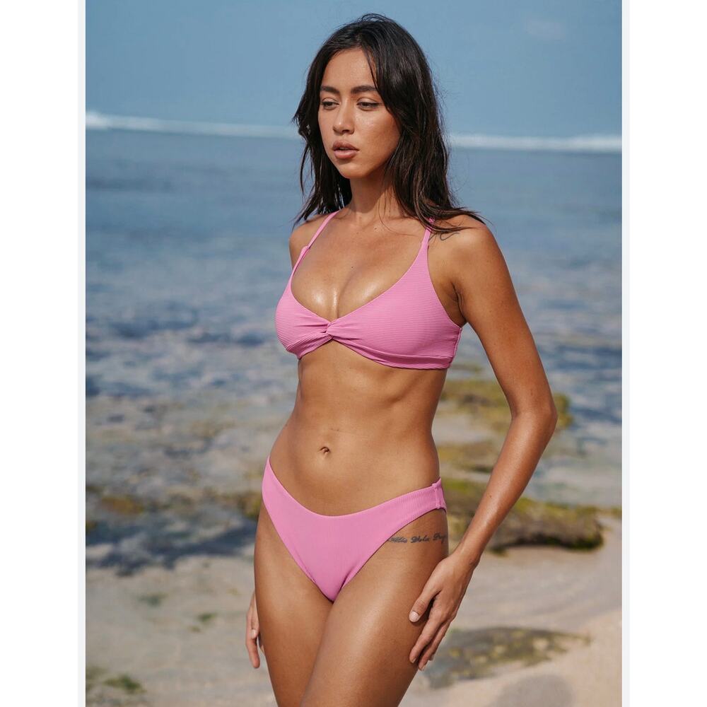 Berlook Pink Twist Backless Bikini Top and Bikini Bottom NWT size‎ large